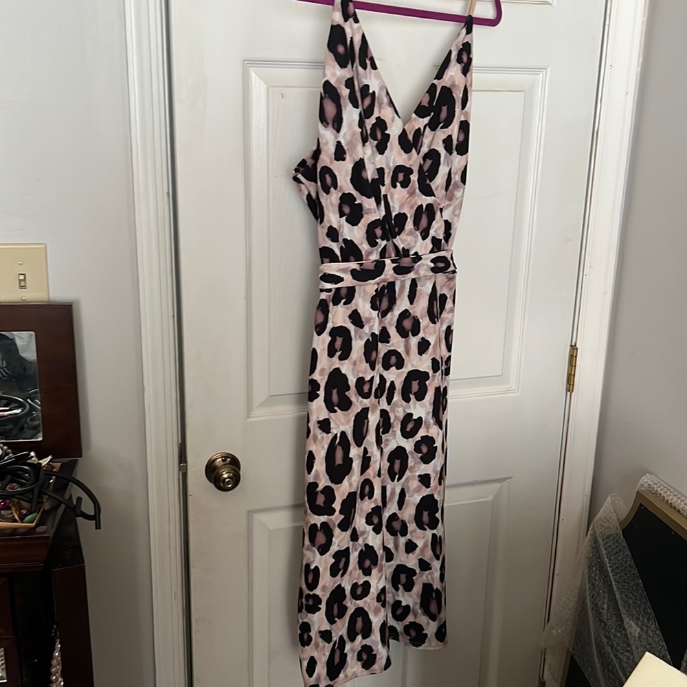 Boohoo size 24 cheetah plus size fitted dress with a belt